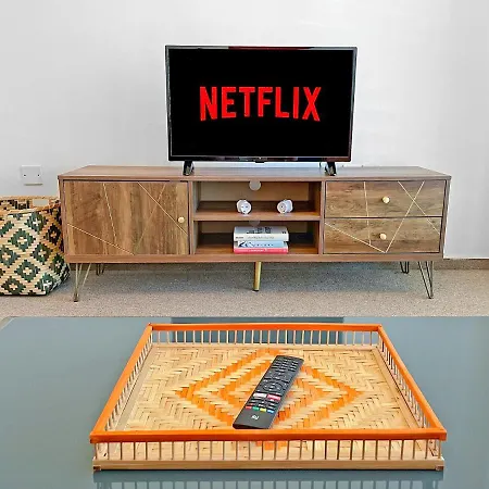 2Br Seafront Apt In Center With Community Pool