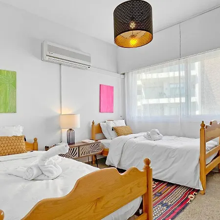 Apartment 2br Seafront In Center With Community Pool Larnaca