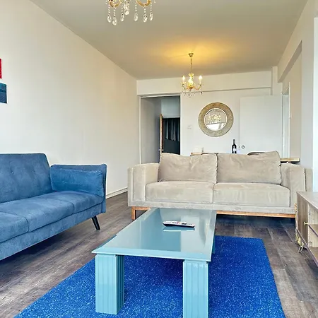 Apartment 2br Seafront In Center With Community Pool