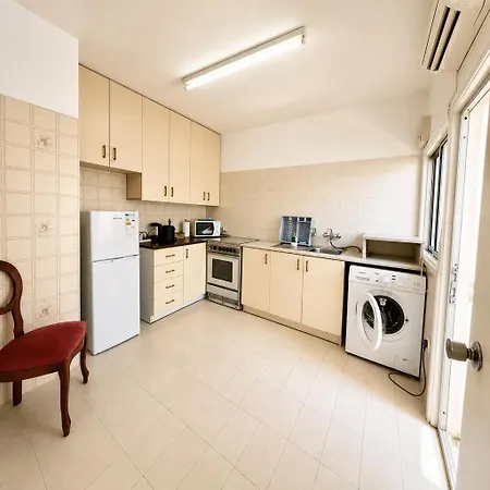 2br Seafront In Center With Community Pool