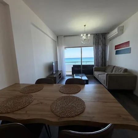 2br Seafront In Center With Community Pool Apartament Larnaca