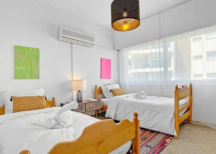 Apartamento 2br Seafront In Center With Community Pool Lárnaca