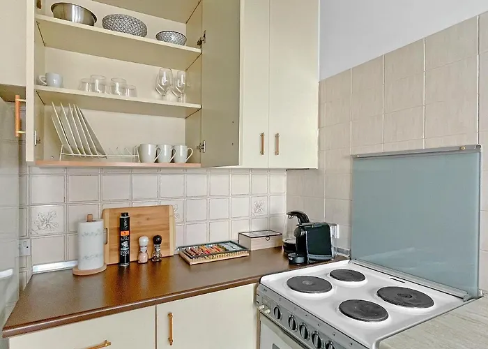 2br Seafront In Center With Community Pool Апартаменты *