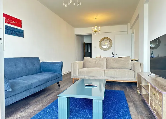 Апартаменты 2br Seafront In Center With Community Pool